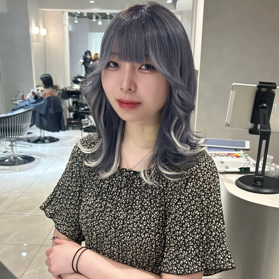 セミロング うるツヤハイトーン/ レイヤー⟡mayuのヘアスタイル