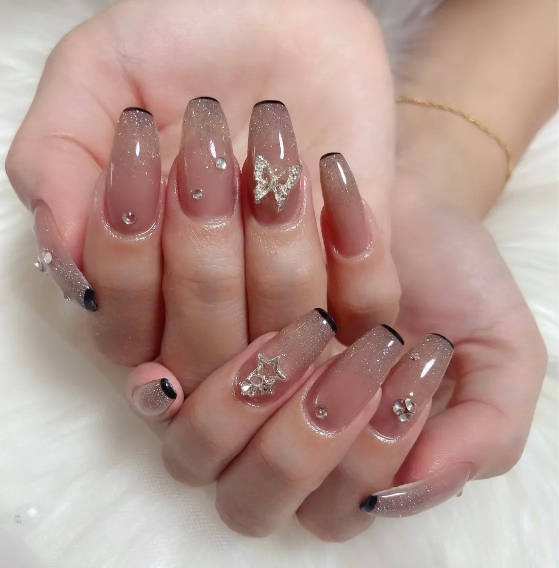 ネイル ハンドネイル &ME ネイルサロンのネイルデザイン