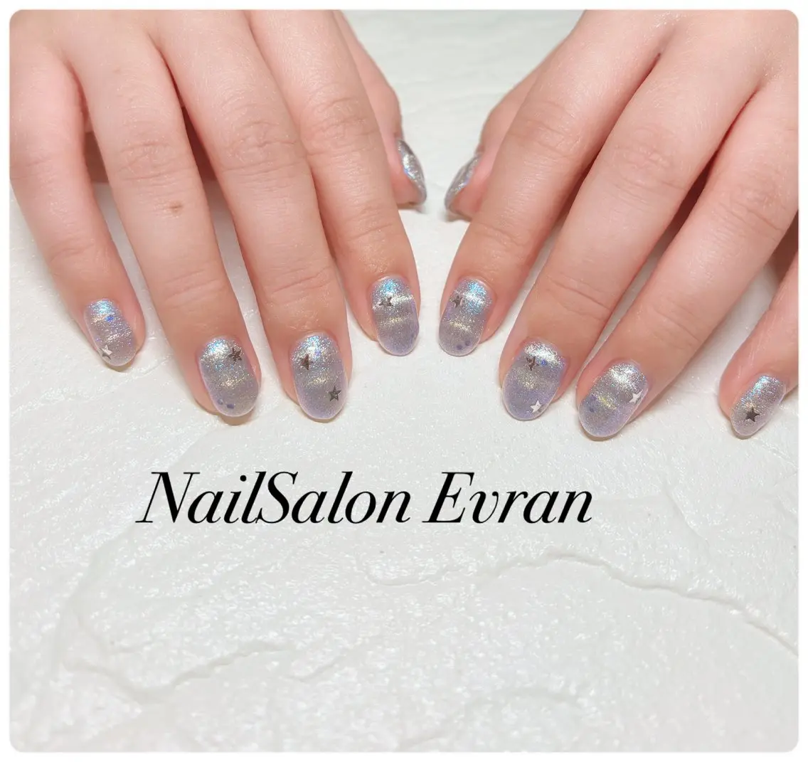 ネイル アートネイル フレンチネイル マグネットネイル 持ち込み ニュアンスネイル ハンドネイル Nail salon Evranのネイルデザイン