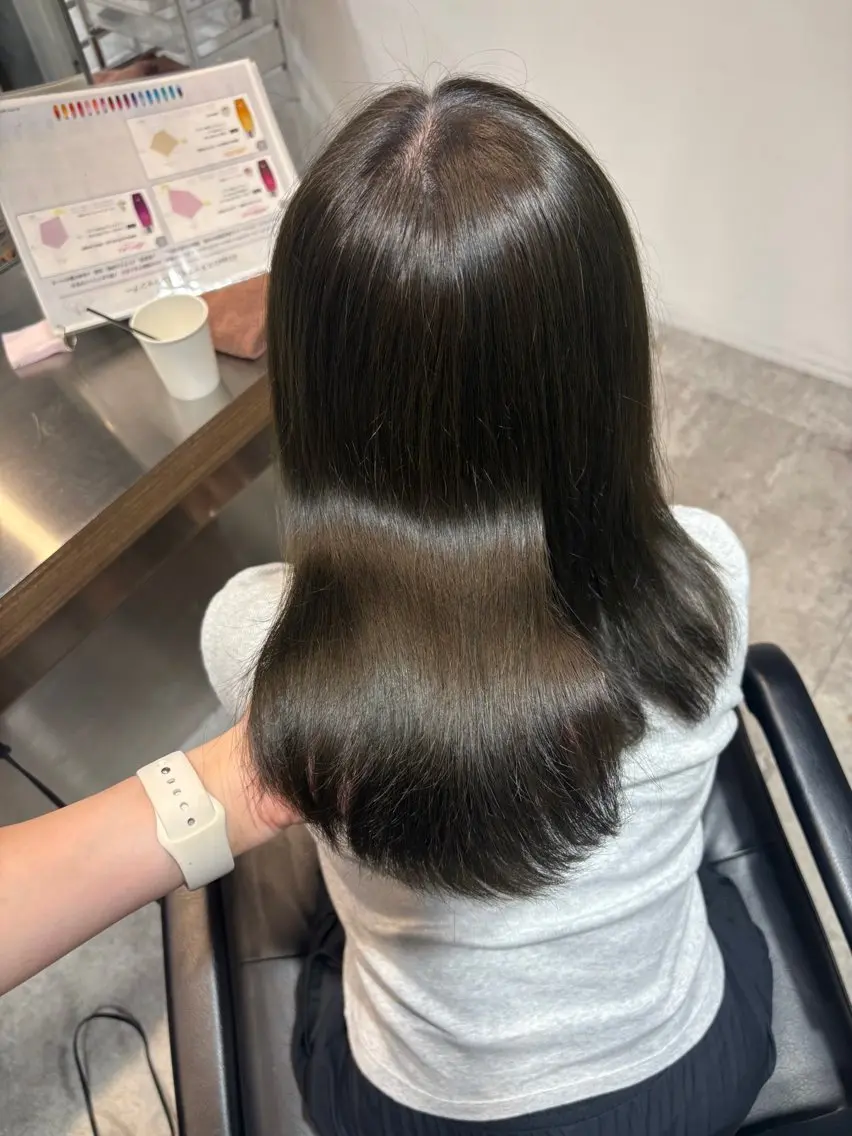 ミディアム カラー ヘアカラー トリートメント 透明感ｶﾗｰ✧︎*。 細田 碧のヘアスタイル