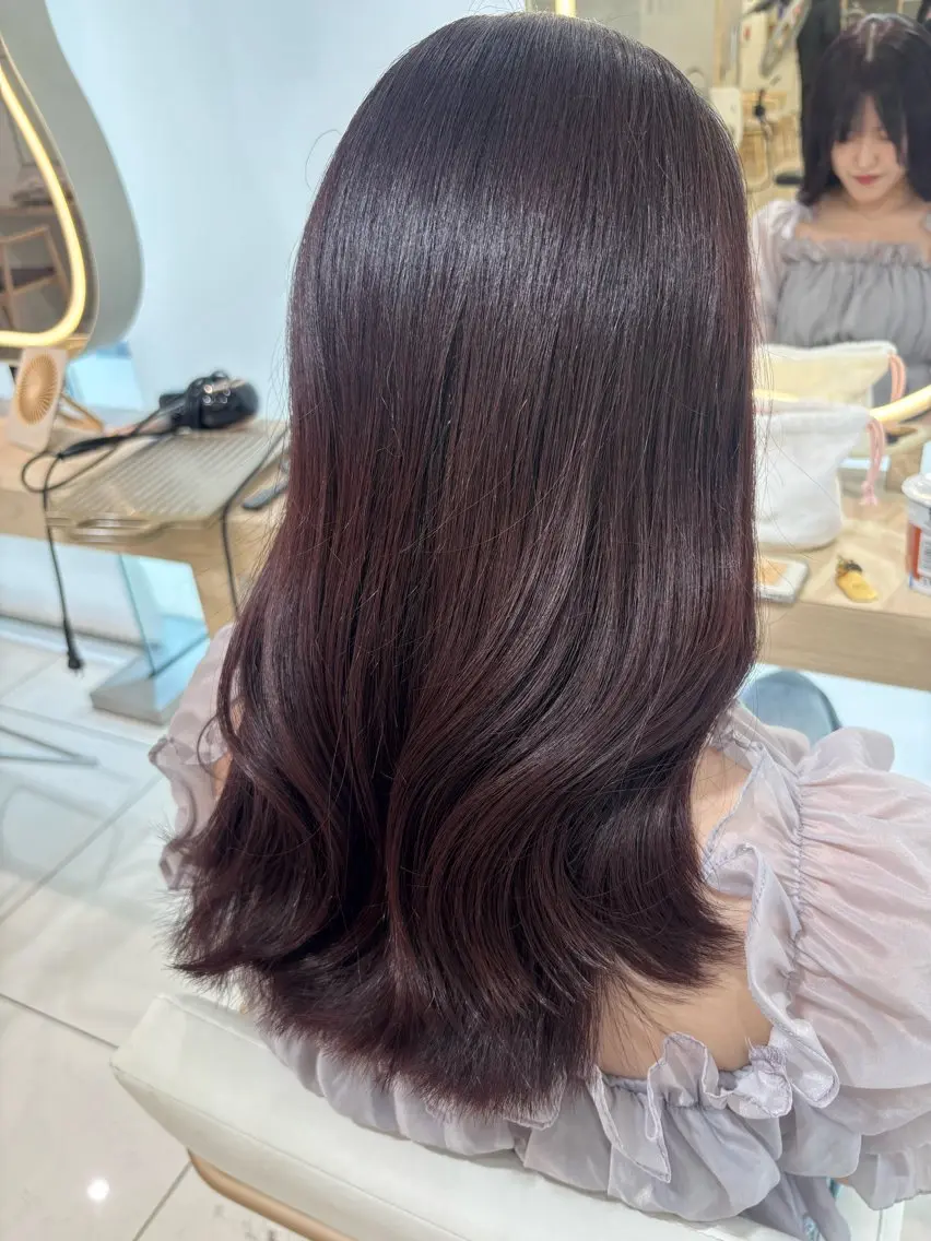セミロング カット ヘアカラー 韓国透明感カラー🌀 yuukiのヘアスタイル