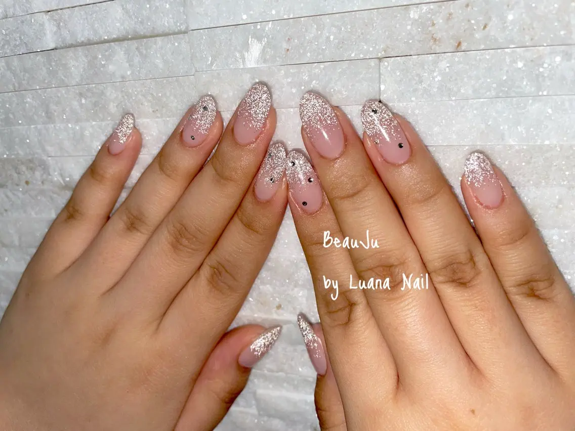 ネイル フラッシュネイル グラデーション ワンカラーネイル ハンドネイル BeauJu by Luana Nailのネイルデザイン