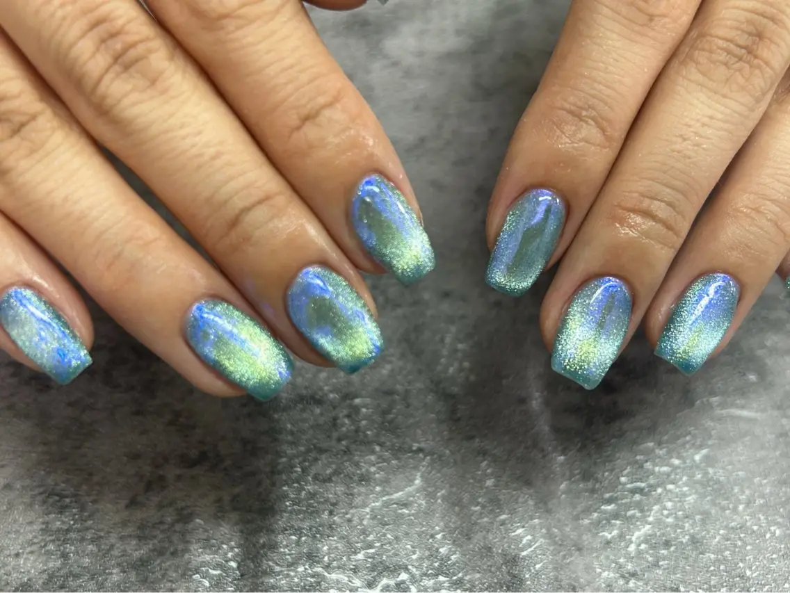 ネイル オーロラネイル キラキラネイル マグネットネイル brilliant s.kのネイルデザイン