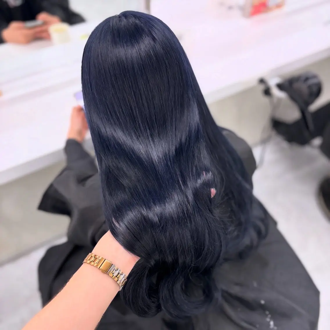セミロング カラー ヘアカラー トリートメント ヘッドスパ ヘアセット 🩵色落ち可愛い 寒色カラー🩵のヘアスタイル