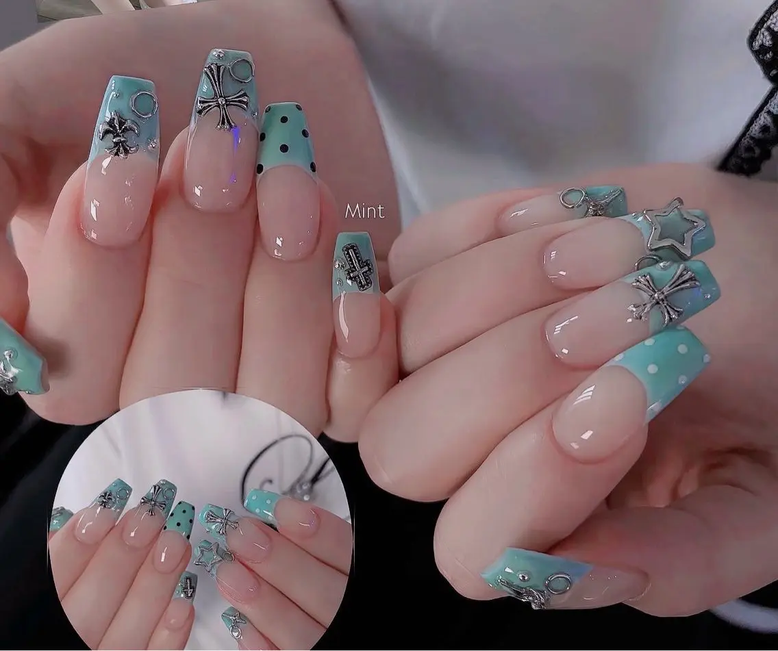 ネイル フレンチネイル ジェルネイル ガラスフレンチ ハロウィン ハート ハンドネイル H.baby Nail Salonのネイルデザイン