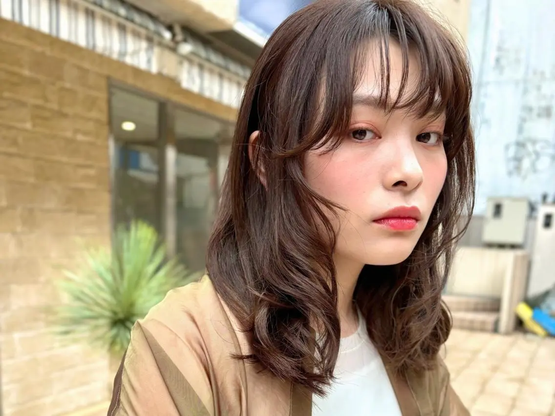 セミロング カラー レイヤーカット アース越谷 レイクタウン店のヘアスタイル