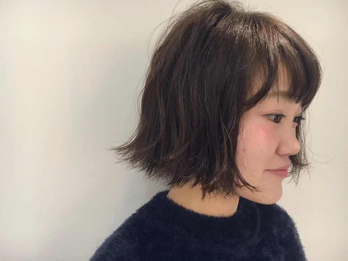 ショート ミディアム カラー 外ハネヘア 江原 彩華のヘアスタイル