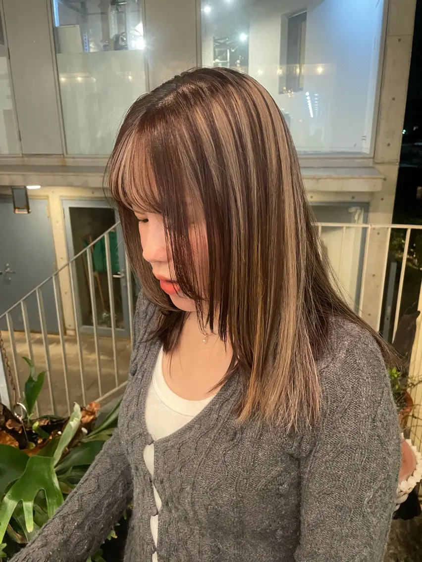 ミディアム カラー ブリーチ 柿坂 華のヘアスタイル