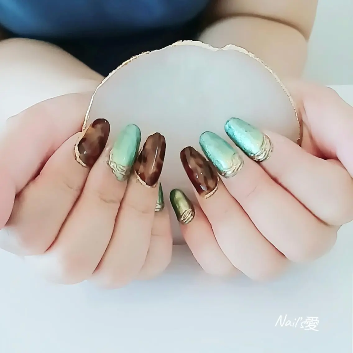 ネイル べっ甲ネイル プライベートサロン Nail’s愛のネイルデザイン