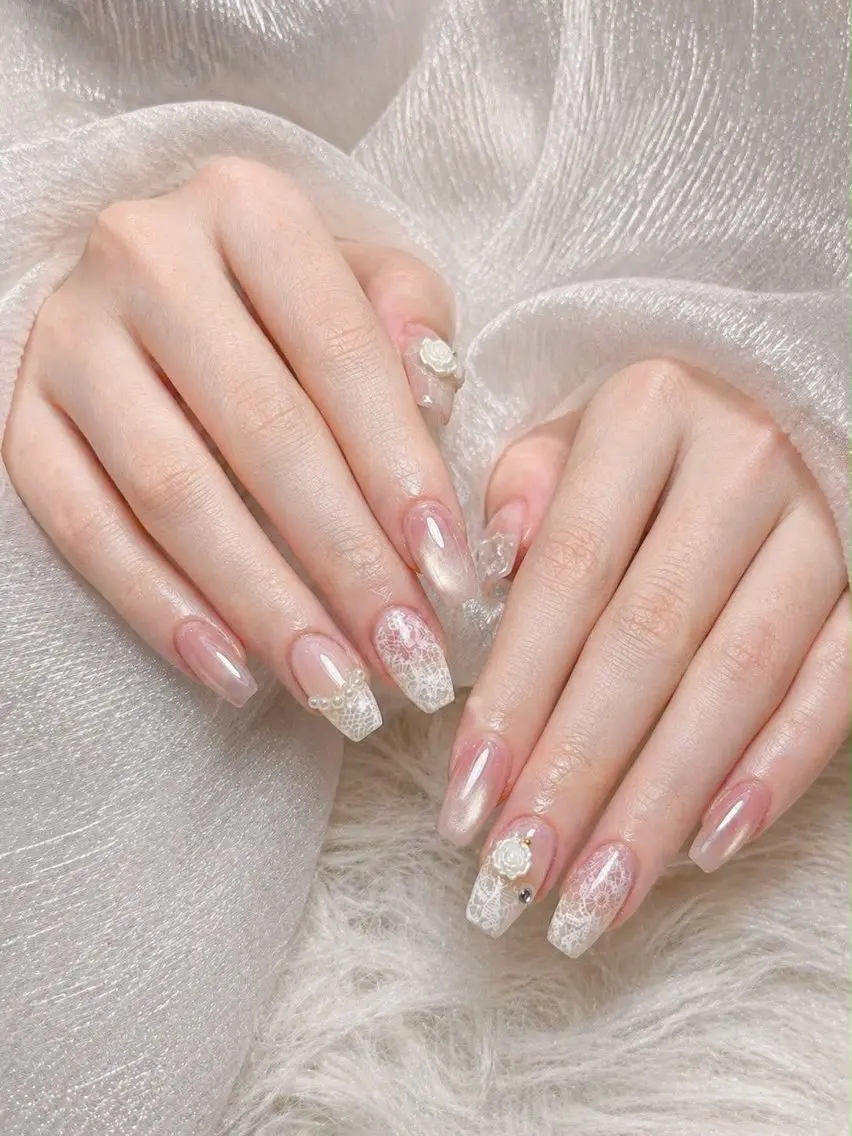 ネイル 長さ出し フットネイル フレンチネイル ジェルネイル ガラスフレンチ MEO NAIL 中野 研修ネイリストのネイルデザイン