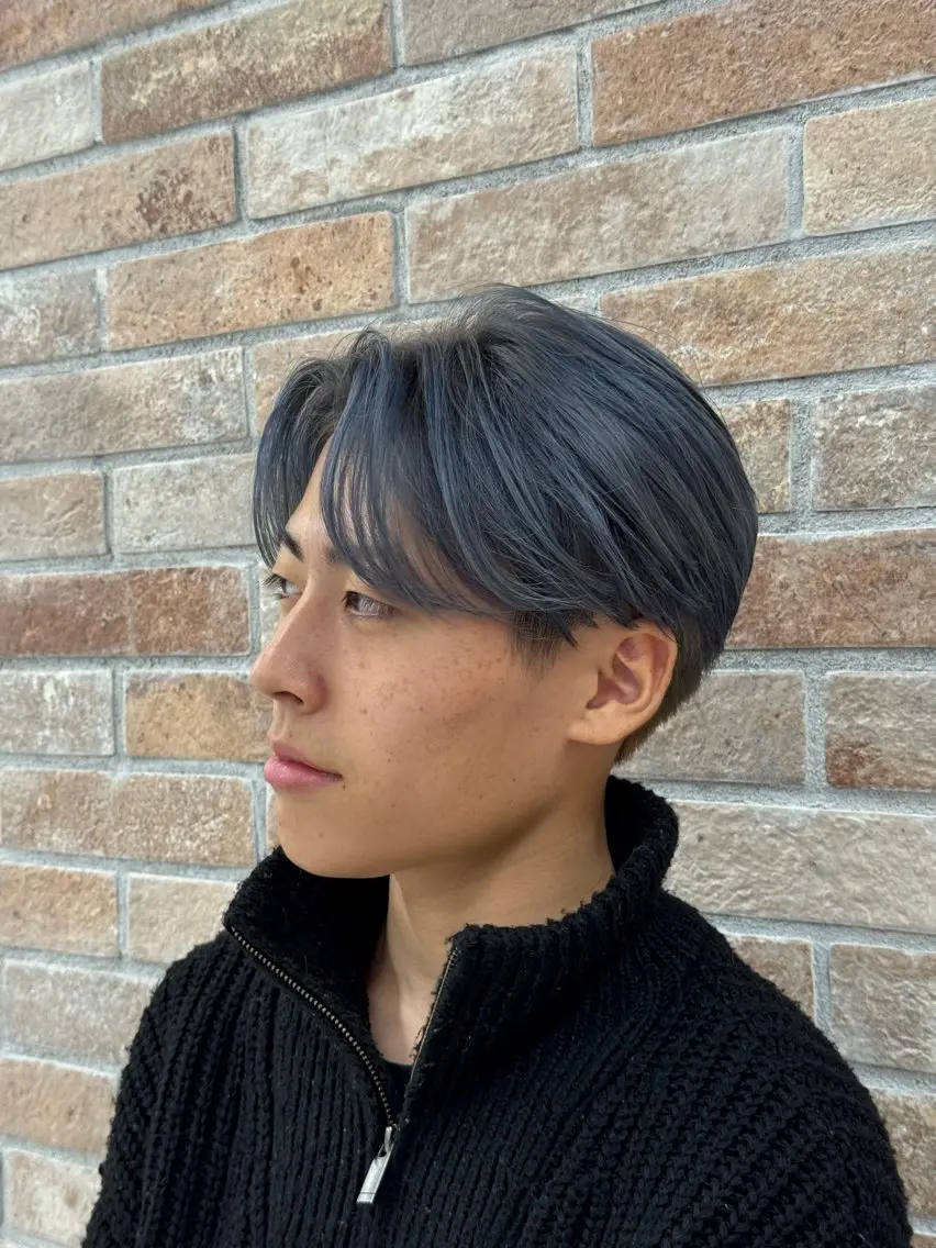 カラー メンズ メンズブリーチ ブリーチ シルバー パーマ特化 山本悠世のヘアスタイル