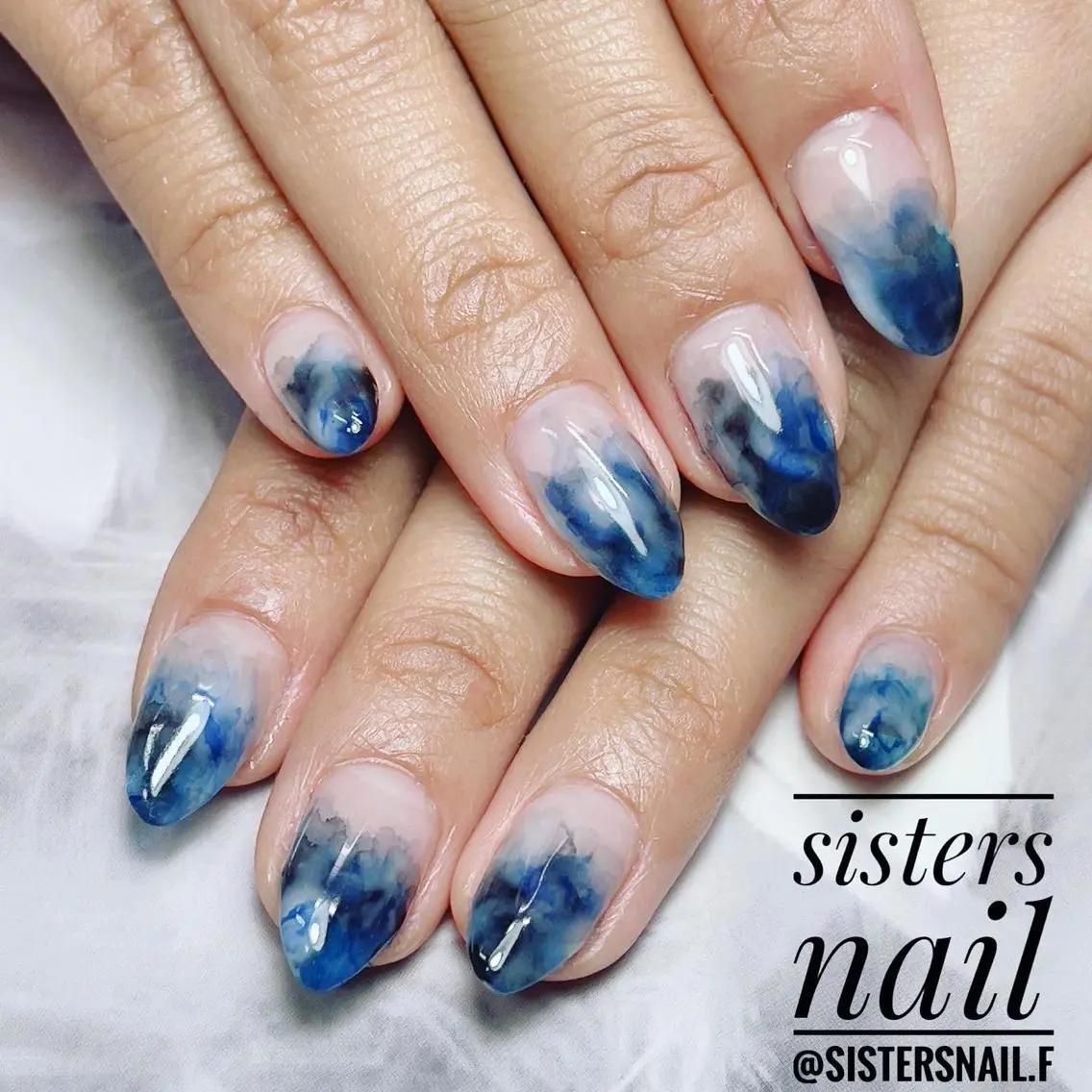 ネイル アートネイル ブルー ニュアンスネイル シンプルネイル sisters nail.fのネイルデザイン