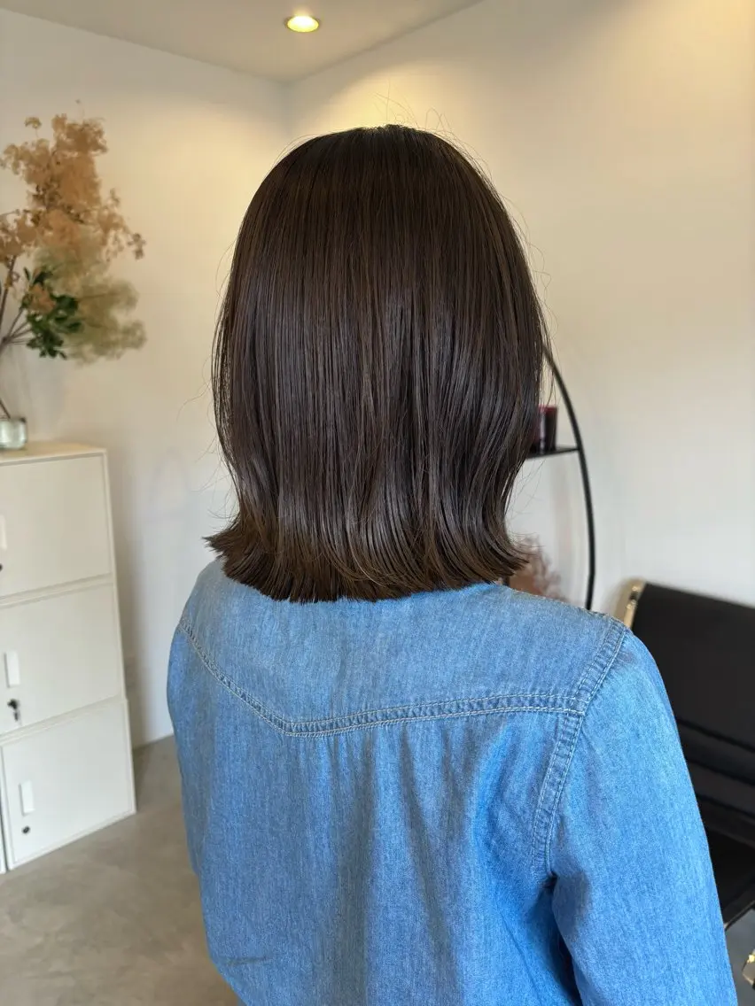 ミディアム カラー 牧野 花夏のヘアスタイル