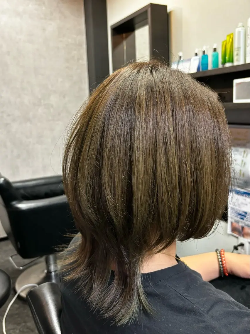 ミディアム カット ヘアカラー トリートメント 下河 美友のヘアスタイル