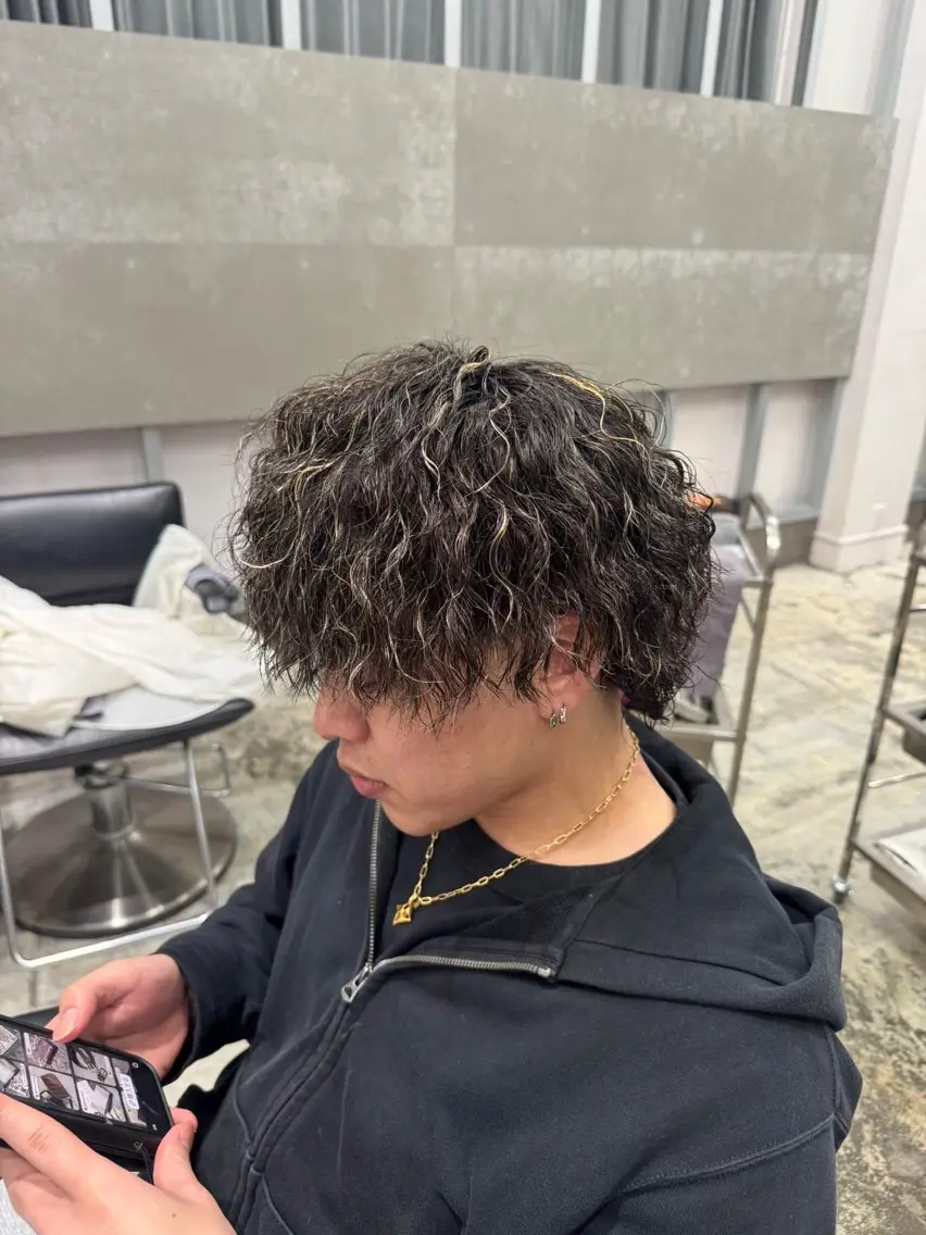 （ご新規様限定） カット+各種パーマ+ハイライトカラーの写真