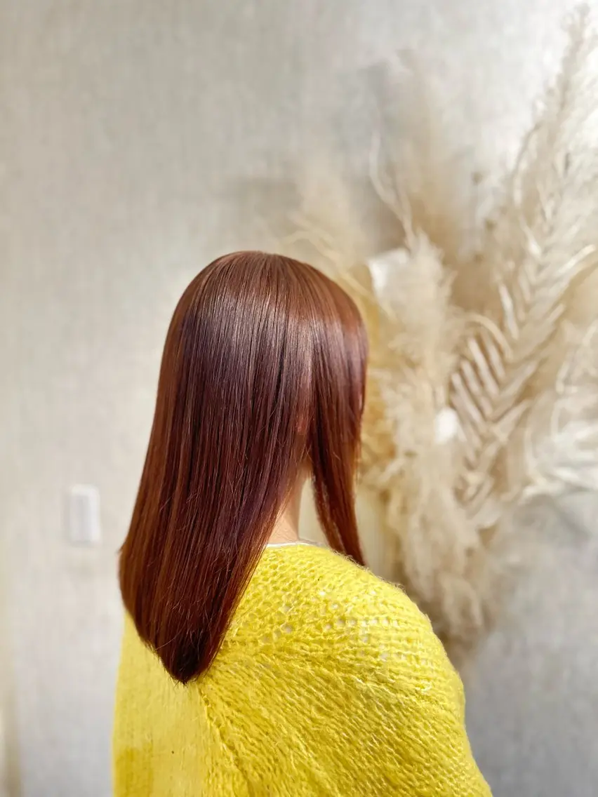 セミロング カラー 西安 優香のヘアスタイル