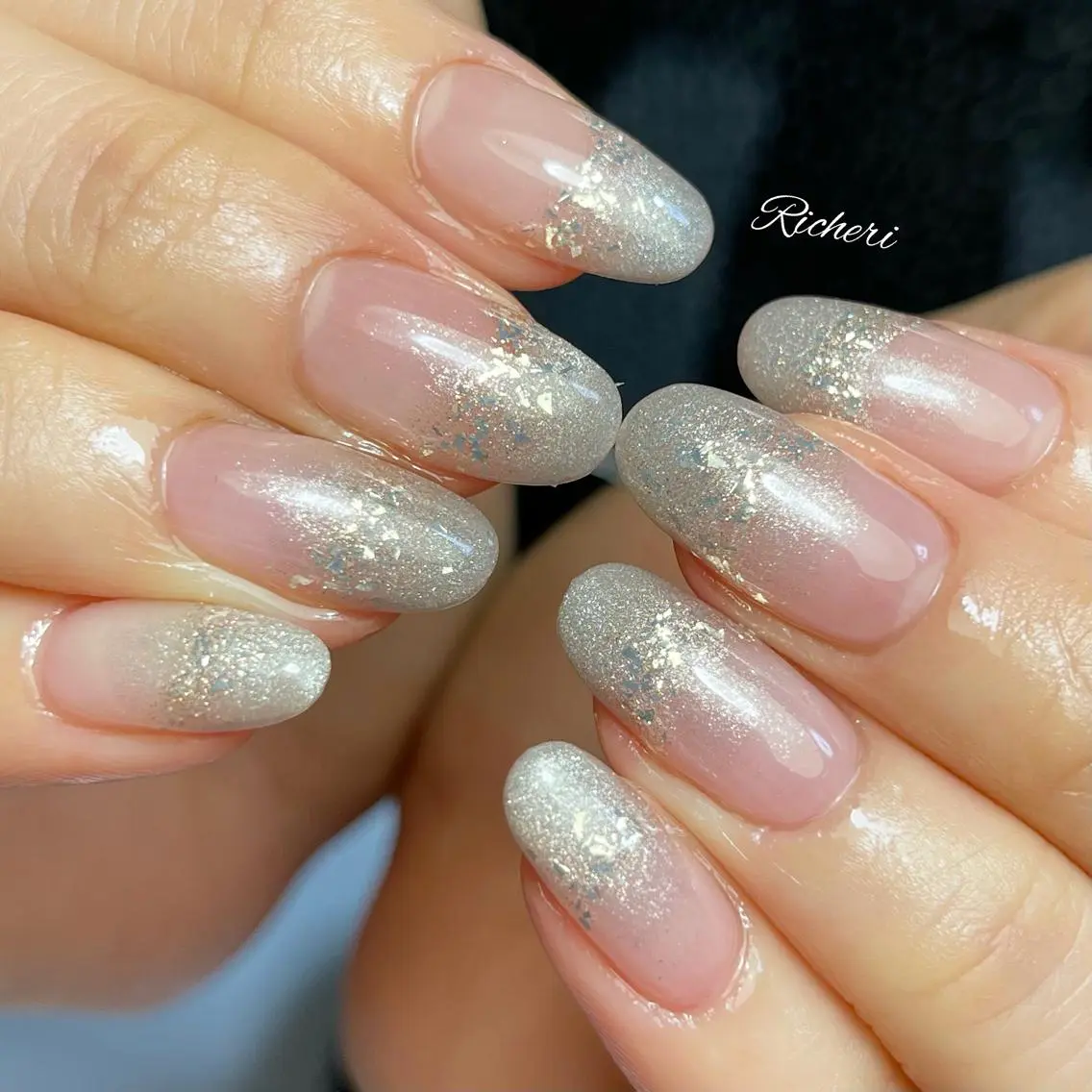 ミディアム ネイル マグネットネイル シルバー richeri beautyのネイルデザイン