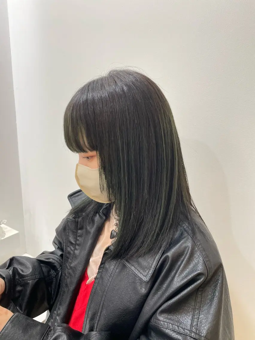 ミディアム 顔周りカット レイヤーカット 木下 茅沙のヘアスタイル