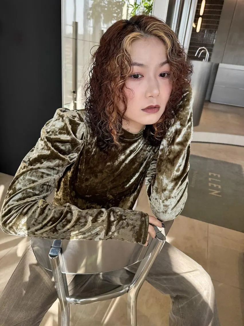 【艶髪×透明感】カット × パーマ × オージュア4STEPトリートメントの写真
