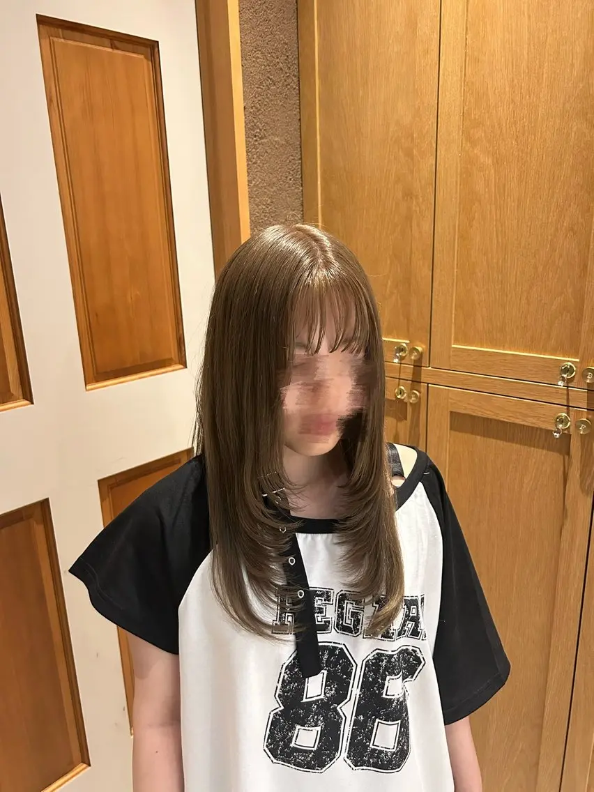 セミロング レイヤーカット 赤羽根 周のヘアスタイル