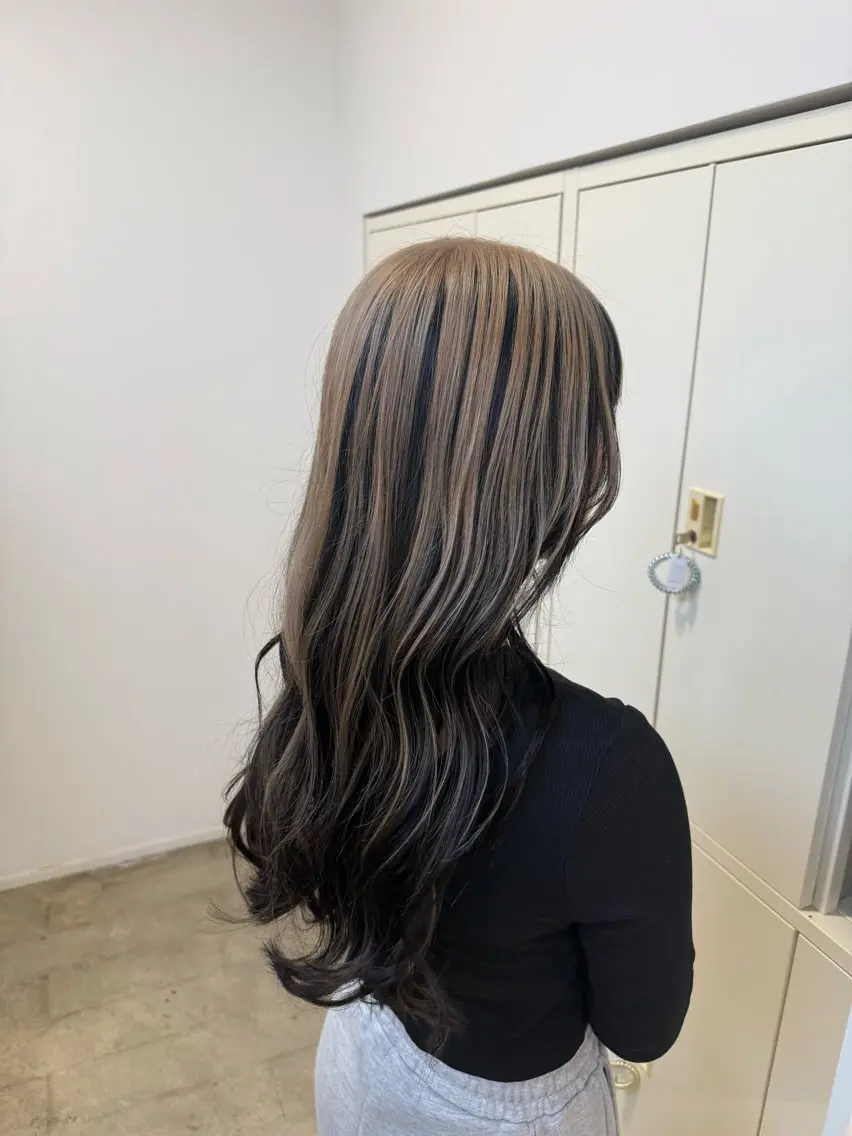 ロング カラー カット ヘアカラー 吉川 莉央のヘアスタイル