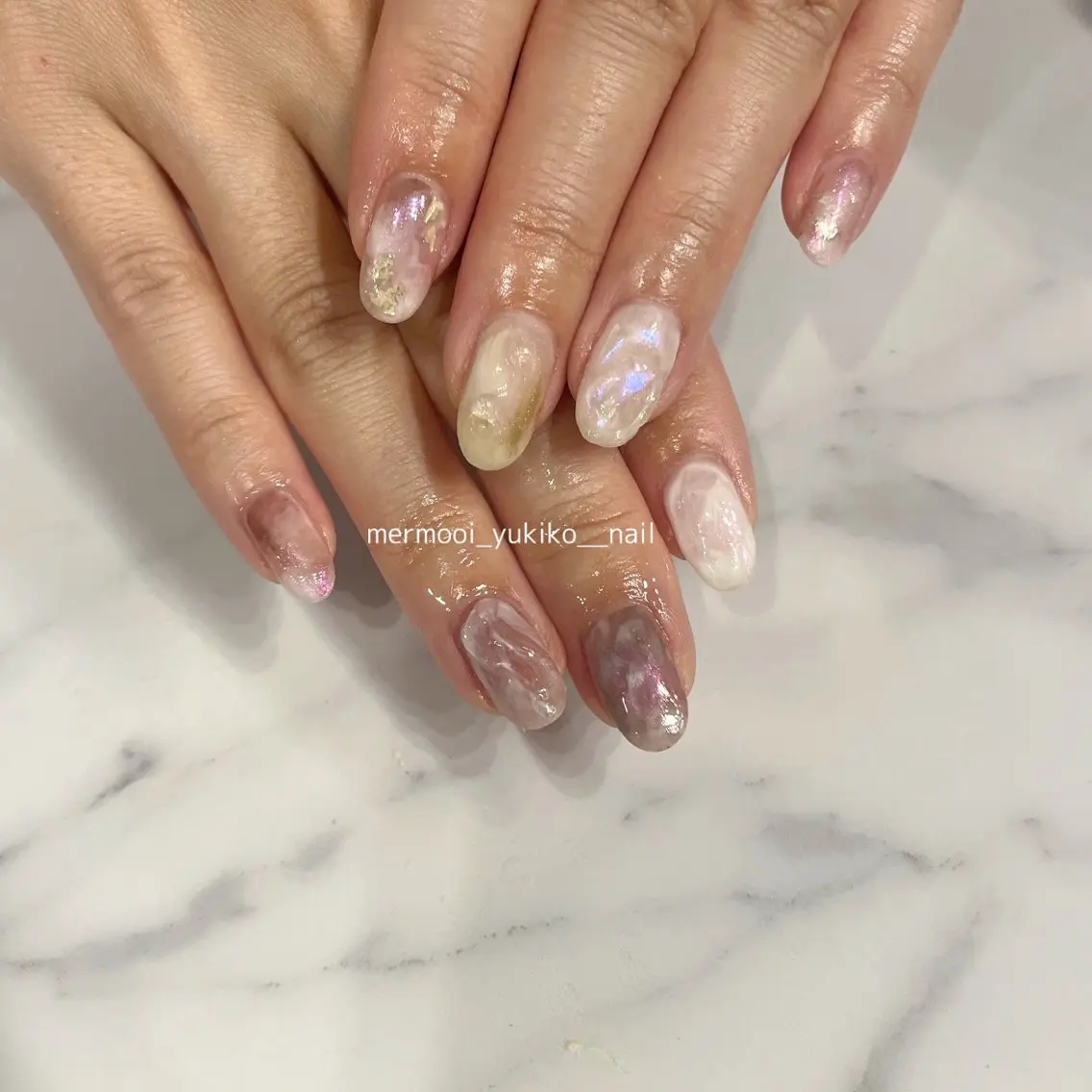 ネイル オーロラネイル ミラーネイル ニュアンスネイル mermooi nailのネイルデザイン