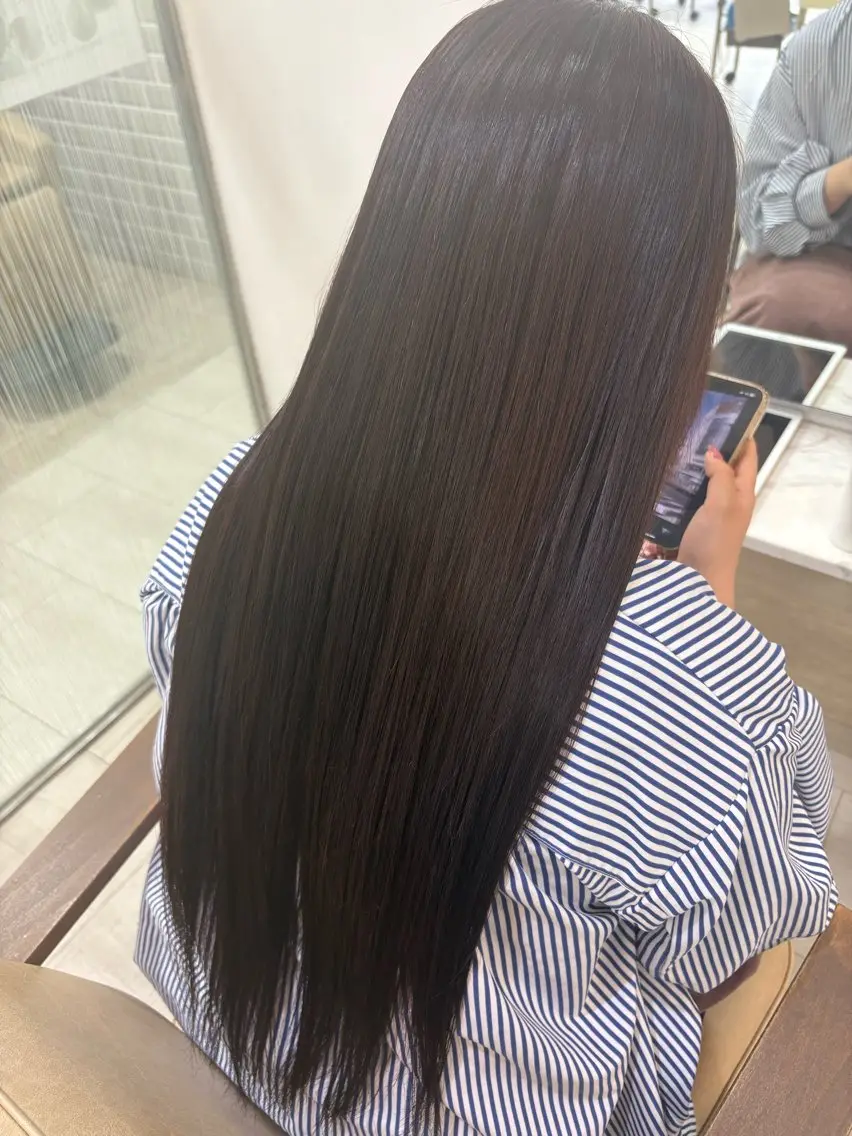 カラー 栗田 優月のヘアスタイル