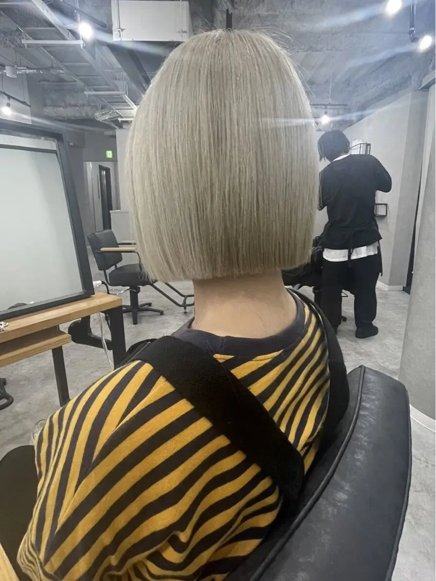 ショート カラー ブリーチ ケアブリーチ ケアカラー 透明感カラー ダブルカラー カット ヘアカラー トリートメント ｉｌｉ 大阪のヘアスタイル