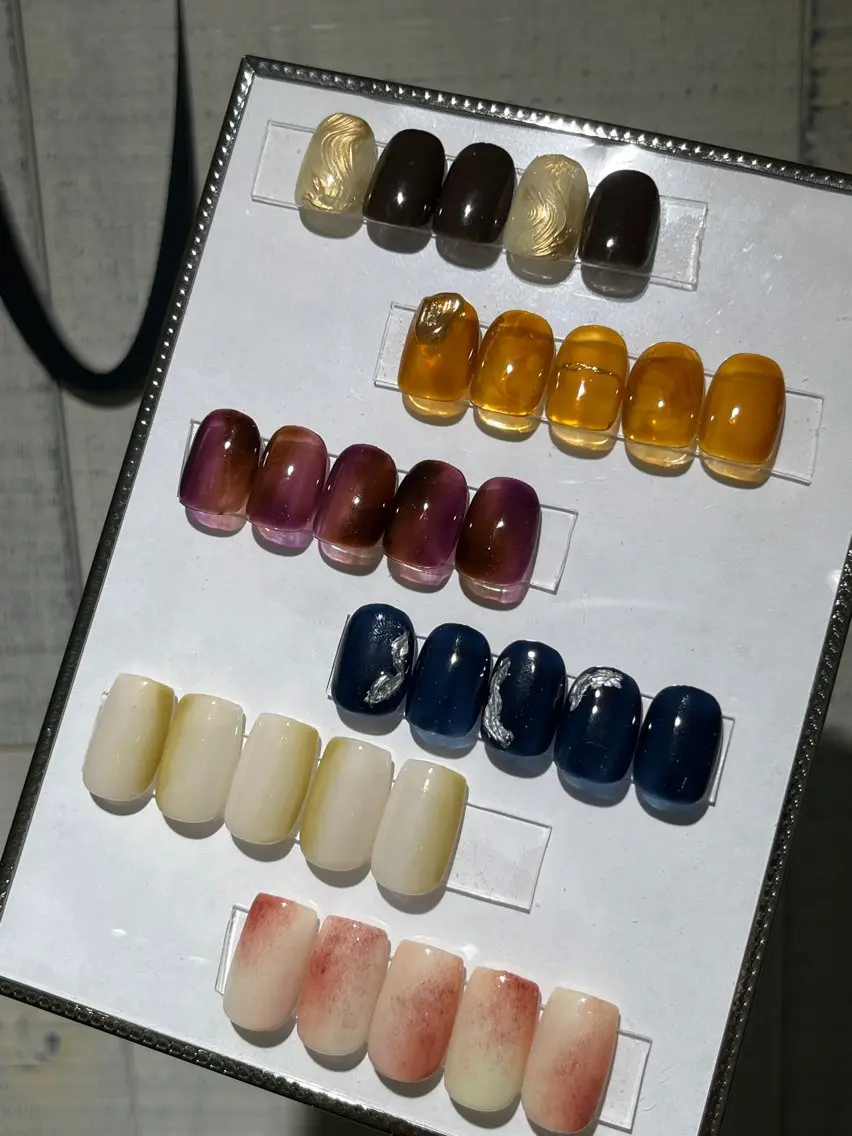 ネイル シンプルネイル C. Hinaのネイルデザイン