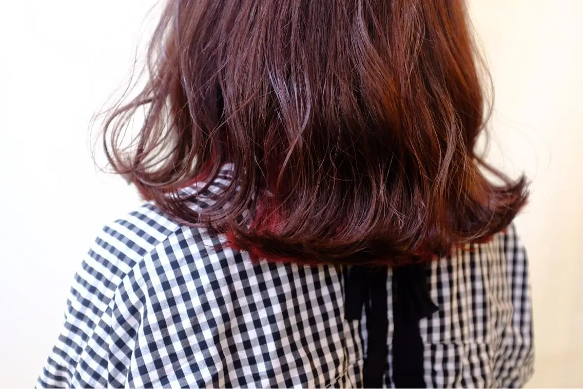 ミディアム カラー 新里 つかさのヘアスタイル