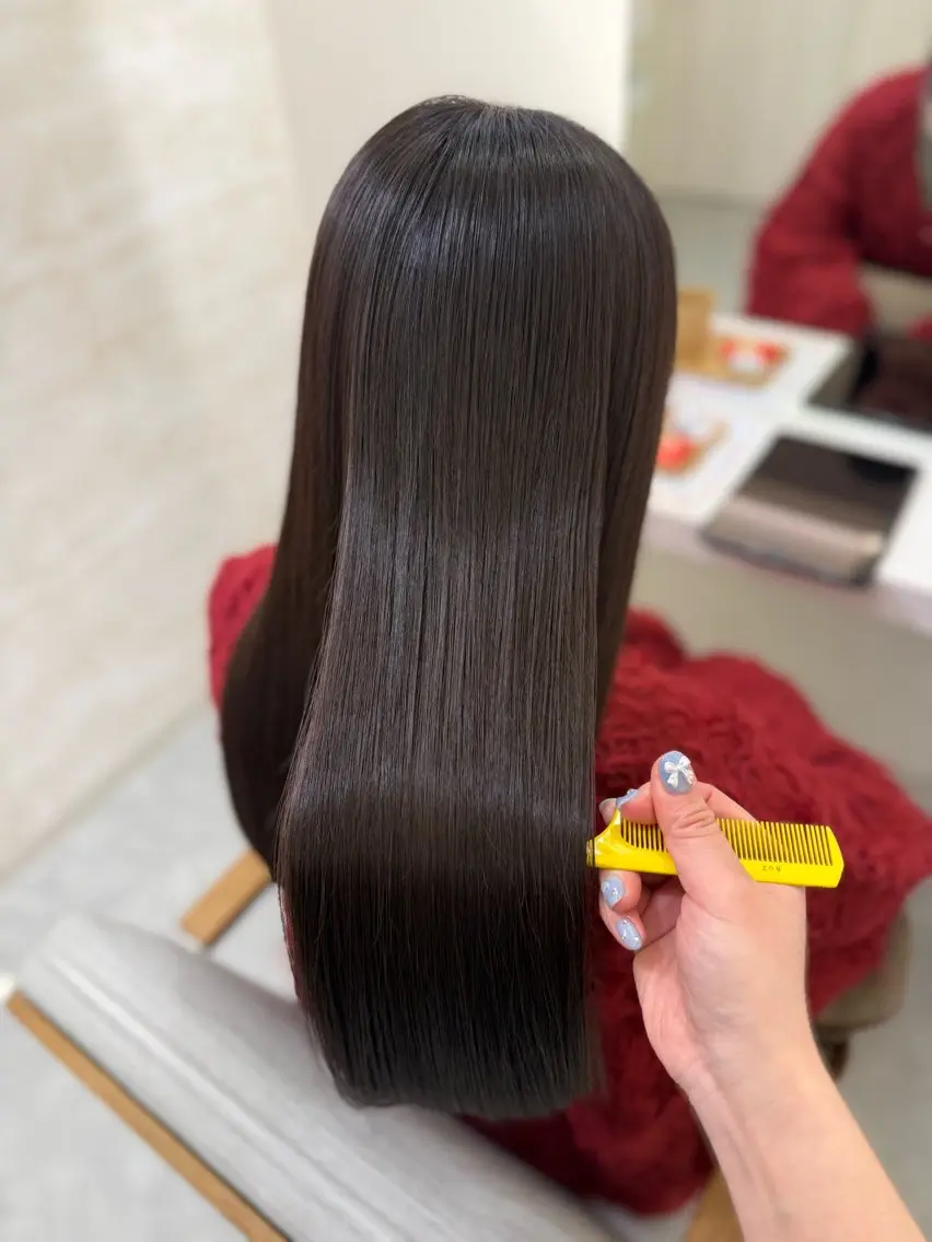 セミロング カラー ヘアカラー トリートメント 髪質改善&艶感カラー 🪄岡井美結のヘアスタイル