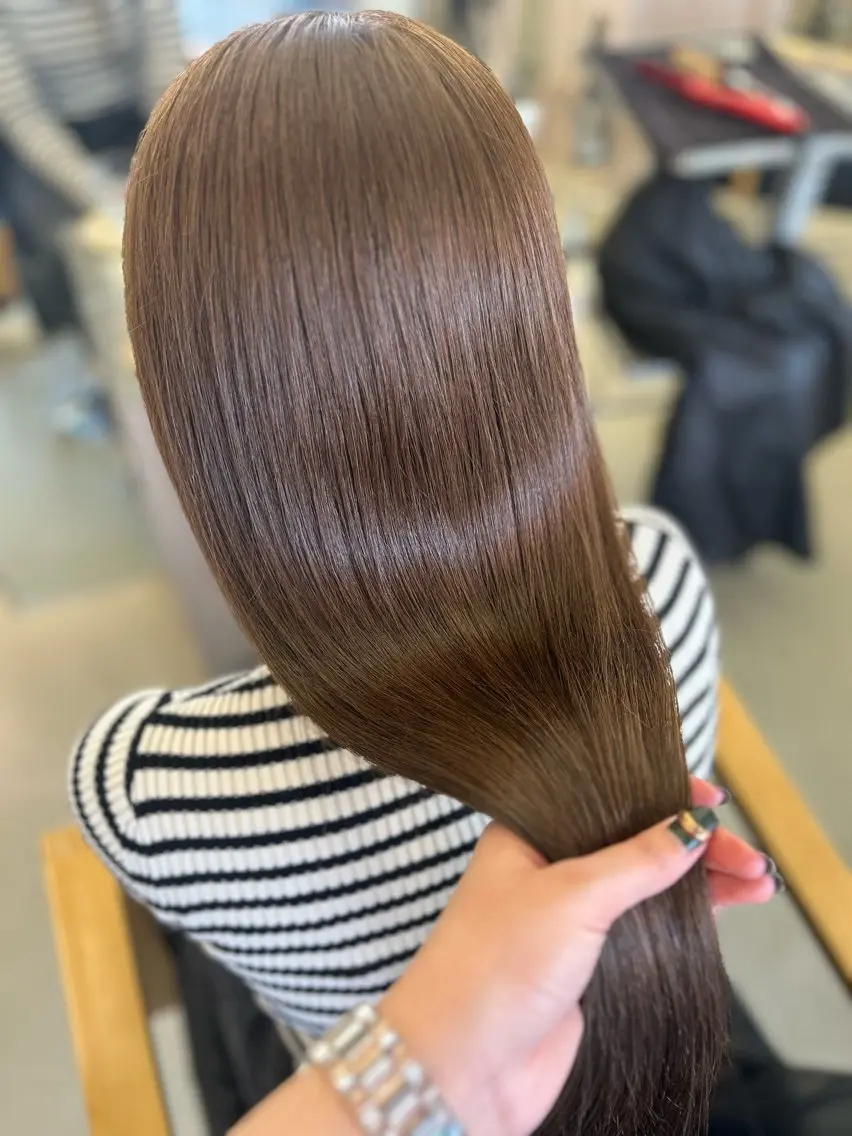 ロング カラー ベージュカラー ブリーチ ブラウンカラー ダブルカラー くすみブラウン ヘアカラー noa  🦋 ブリーチ/暖色のヘアスタイル