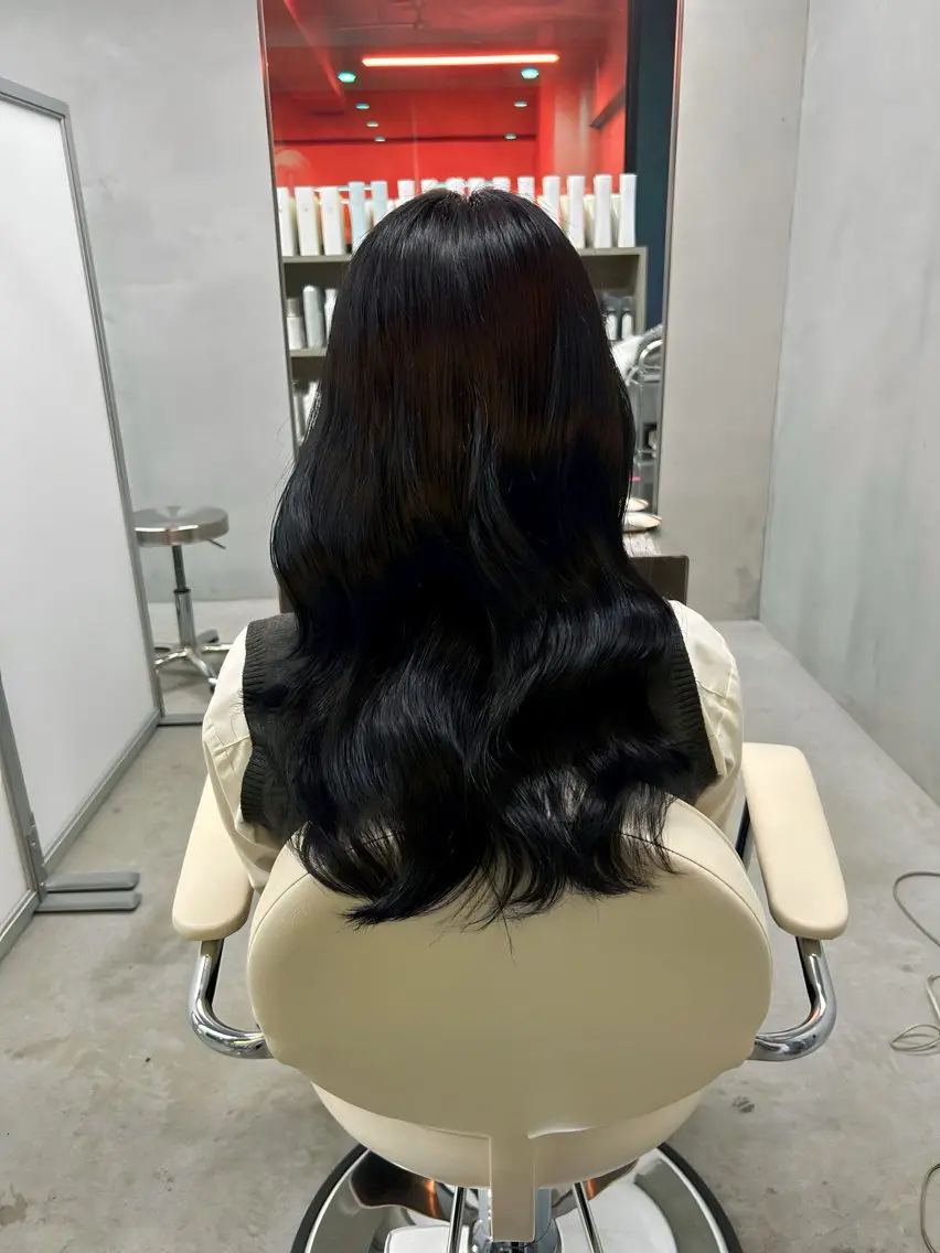 ロング カラー 黒髪 ブルーカラー ブルーブラック カット ヘアセット manami/ヘア セット/ハイトーンのヘアスタイル