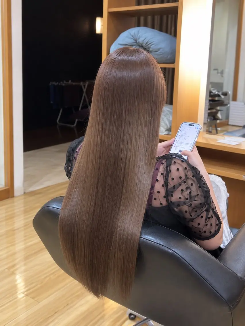 ロング カラー 透明感カラー グレージュ ミルクティーグレージュ 髪質改善 トリートメント 岡野 健汰のヘアスタイル