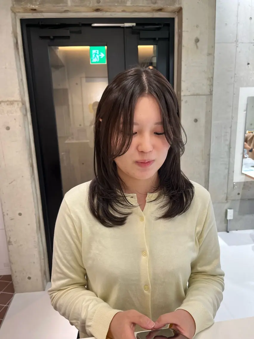 ミディアム ミディアムレイヤー レイヤーカット カット ヘアカラー トリートメント 髪質改善/レイヤー/ 🐈Yokotaのヘアスタイル