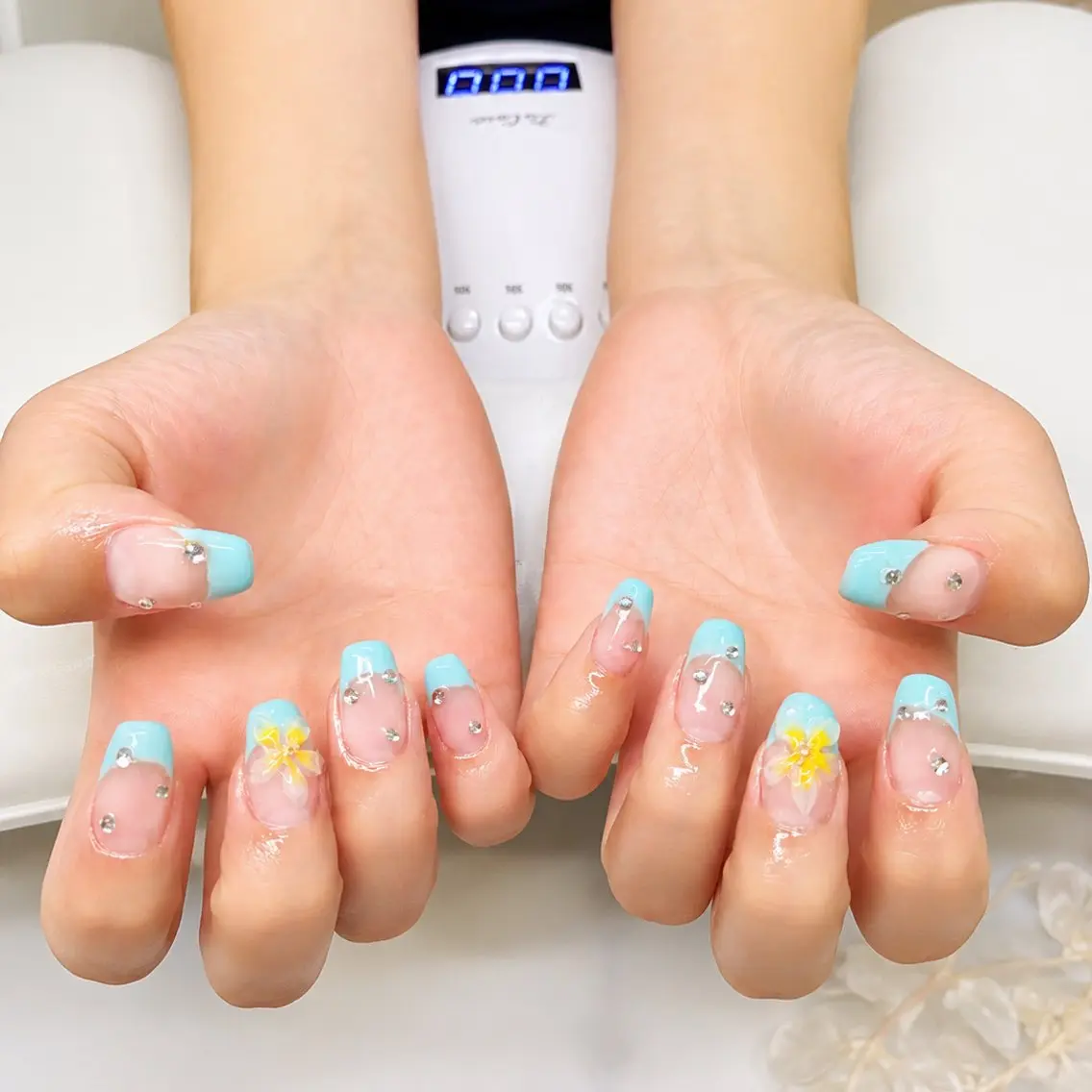 ネイル フラワーネイル フレンチネイル ストーンネイル ハンドネイル Kii nailのネイルデザイン