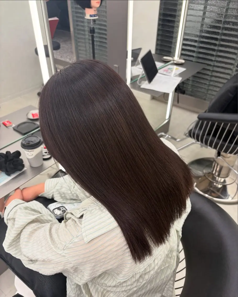 セミロング カラー mikoto ☺︎/うる艶縮毛矯正のヘアスタイル
