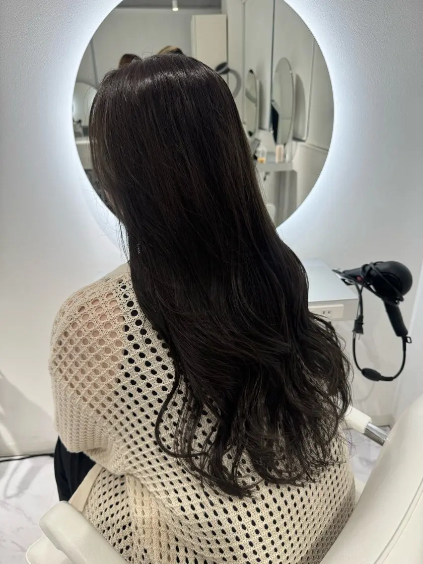 ロング カラー ブリーチ グレージュ ブリーチなしカラー オリーブグレージュ オリーブグレー rina/レイヤー カット/上野のヘアスタイル