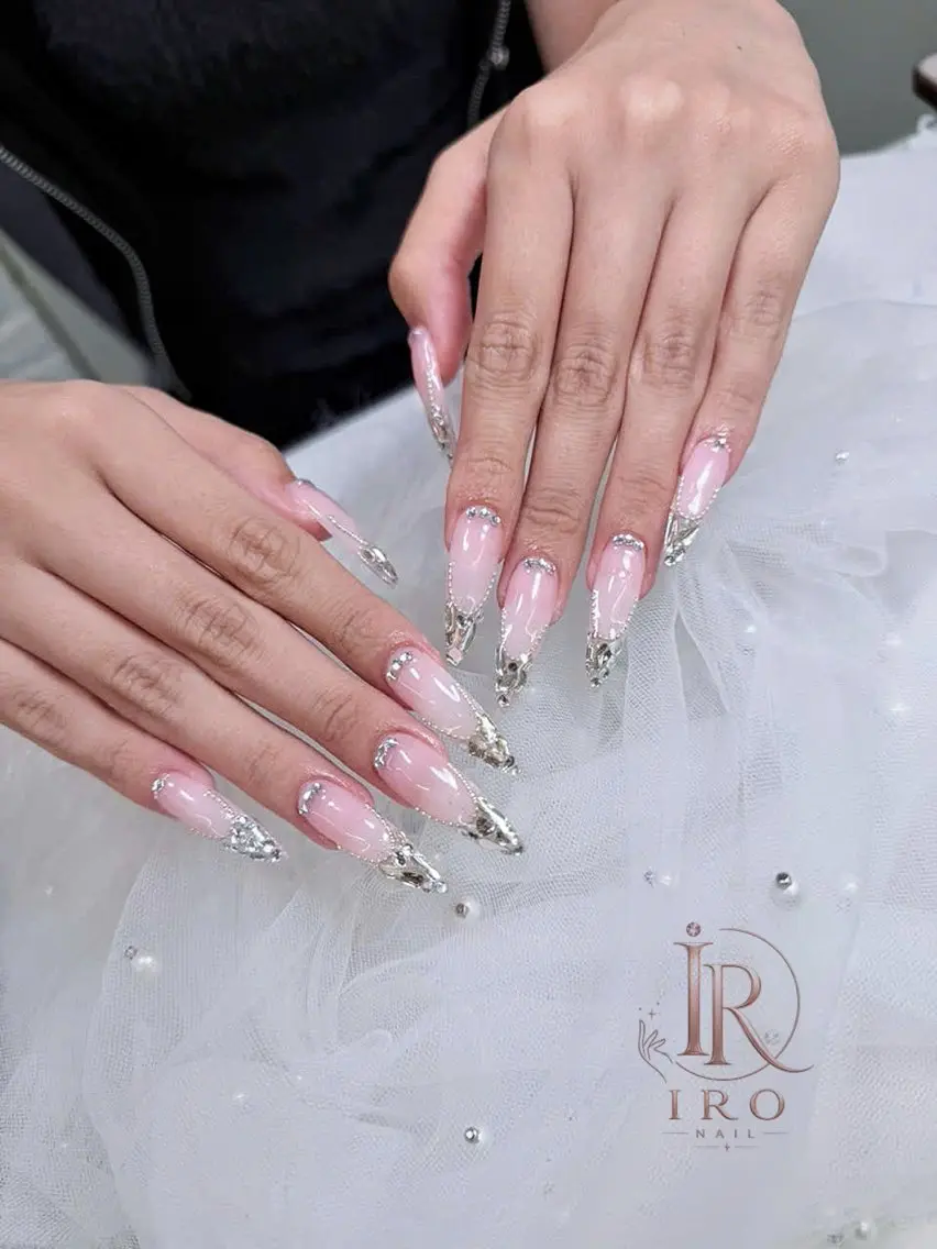 ネイル ハンドネイル IRO Nail Studioのネイルデザイン