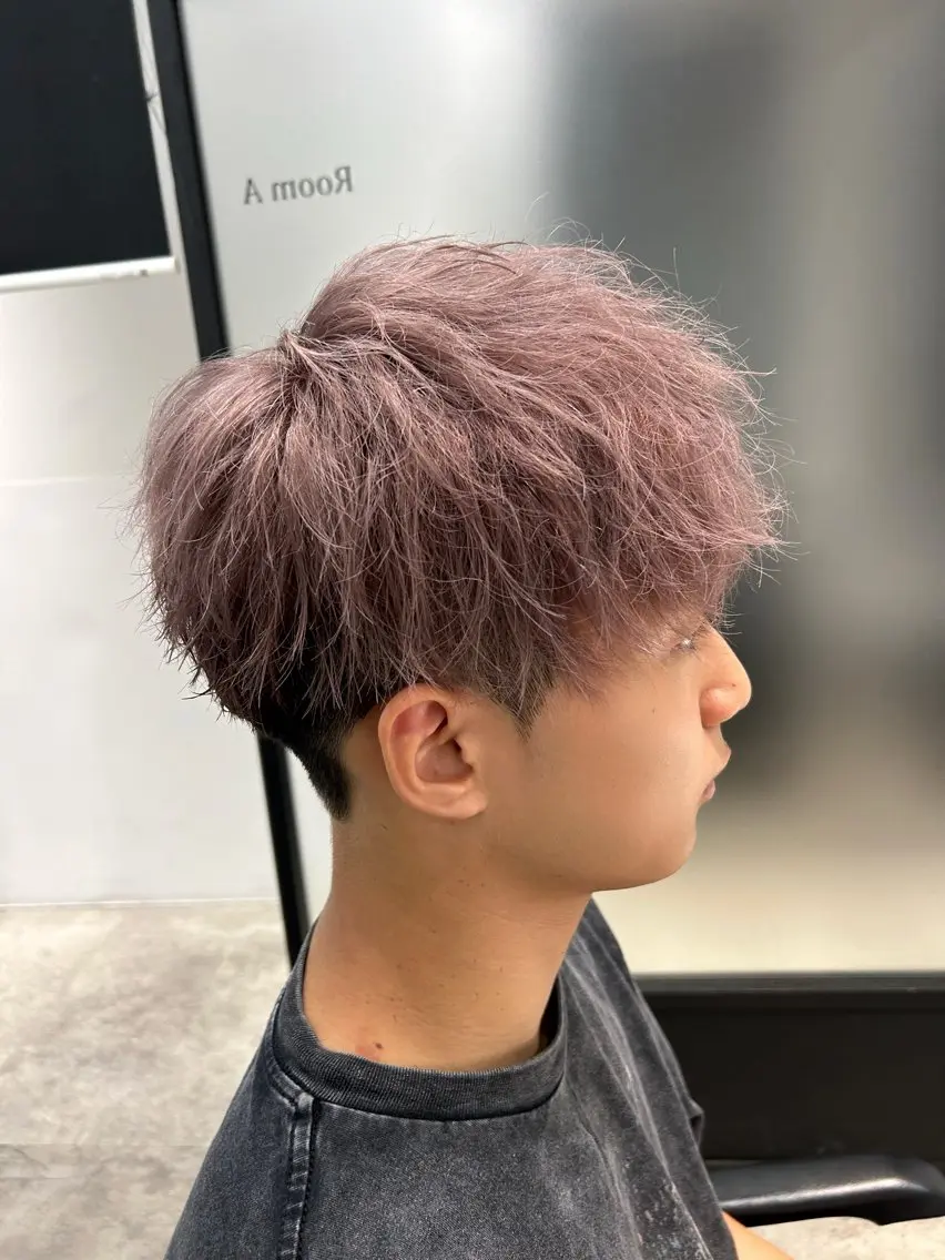 カラー メンズ ベージュカラー 透明感カラー ミルクティーベージュ ピンクカラー カット ヘアカラー 渋谷メンズヘア/ 加藤優一のヘアスタイル