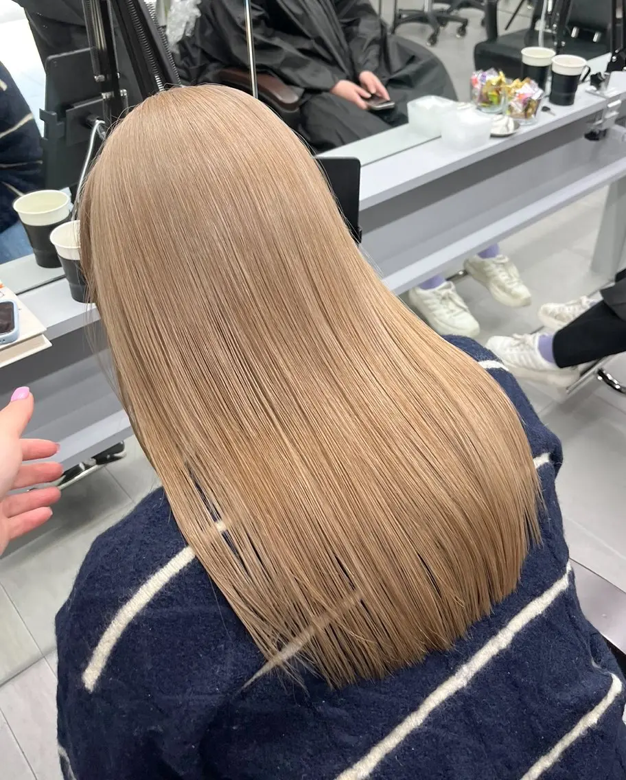 ロング カラー メンズ メンズブリーチ ベージュカラー ブリーチ ミルクティーベージュ RIN 中明度韓国ヘアのヘアスタイル