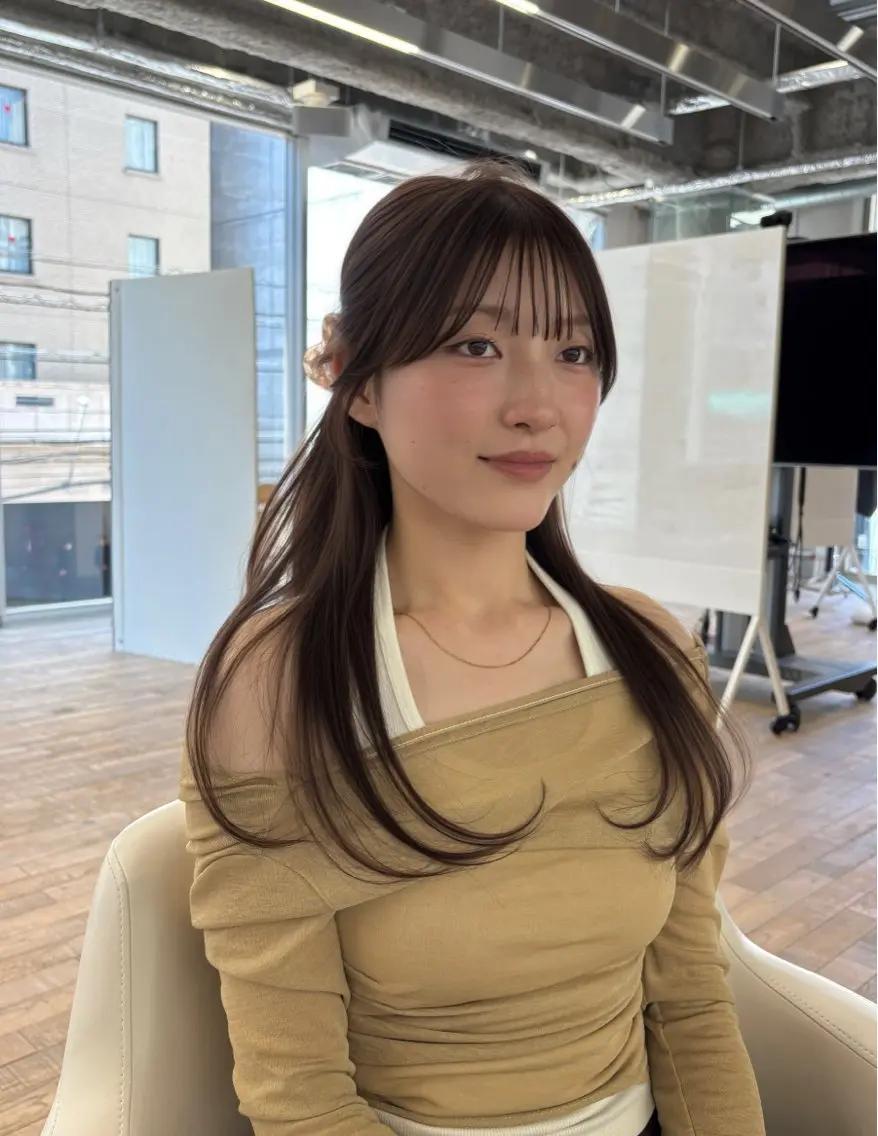 セミロング カット ヘアカラー トリートメント ブリーチなし透明感 🪄aoi🤎のヘアスタイル
