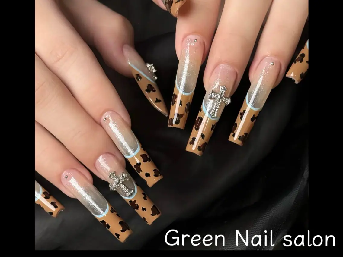 ネイル VV  Nail salonのネイルデザイン