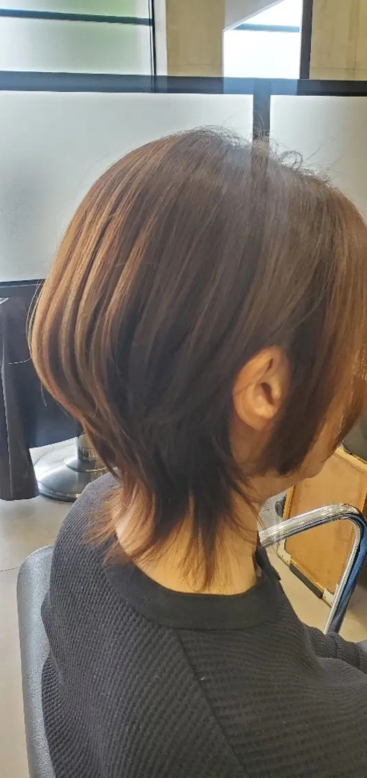 ショート カラー ショートヘア ウルフカット 儀間 真琴のヘアスタイル