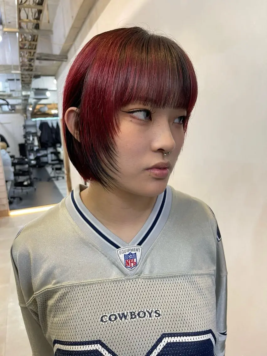 ショート カラー ブリーチ ケアブリーチ デザインカラー ダブルカラー イヤリングカラー TATSUブリーチ/ ミルクティーベージュのヘアスタイル