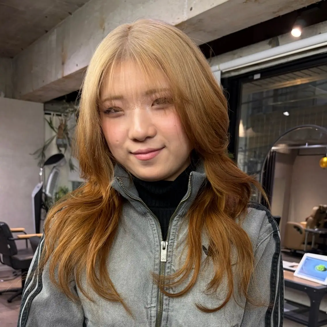 ロング カラー ブリーチ ハイトーンカラー ロング ヘアカラー トリートメント 透明感カラー🫧🎀 まりなのマツエク・マツパデザイン