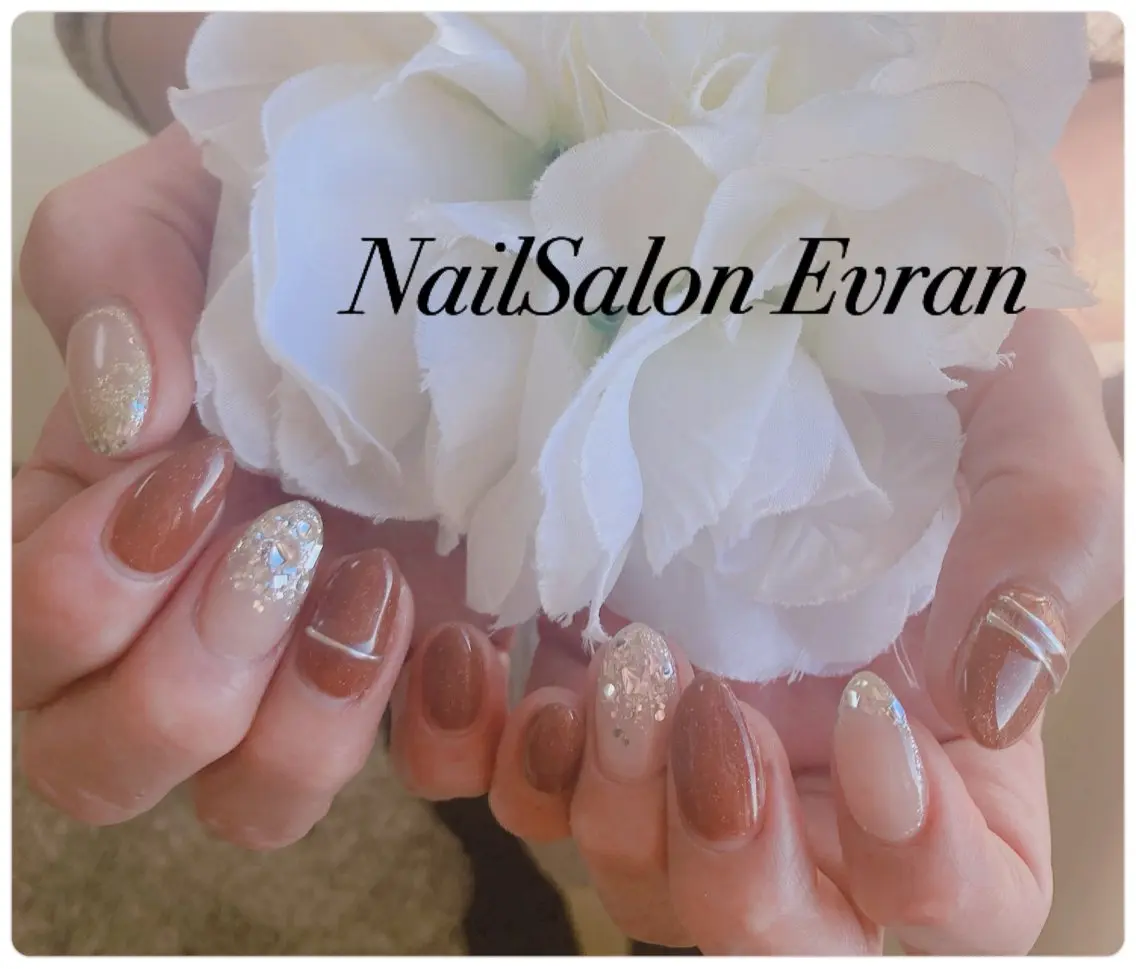 ネイル アートネイル フレンチネイル マグネットネイル 持ち込み ニュアンスネイル Nail salon Evranのネイルデザイン