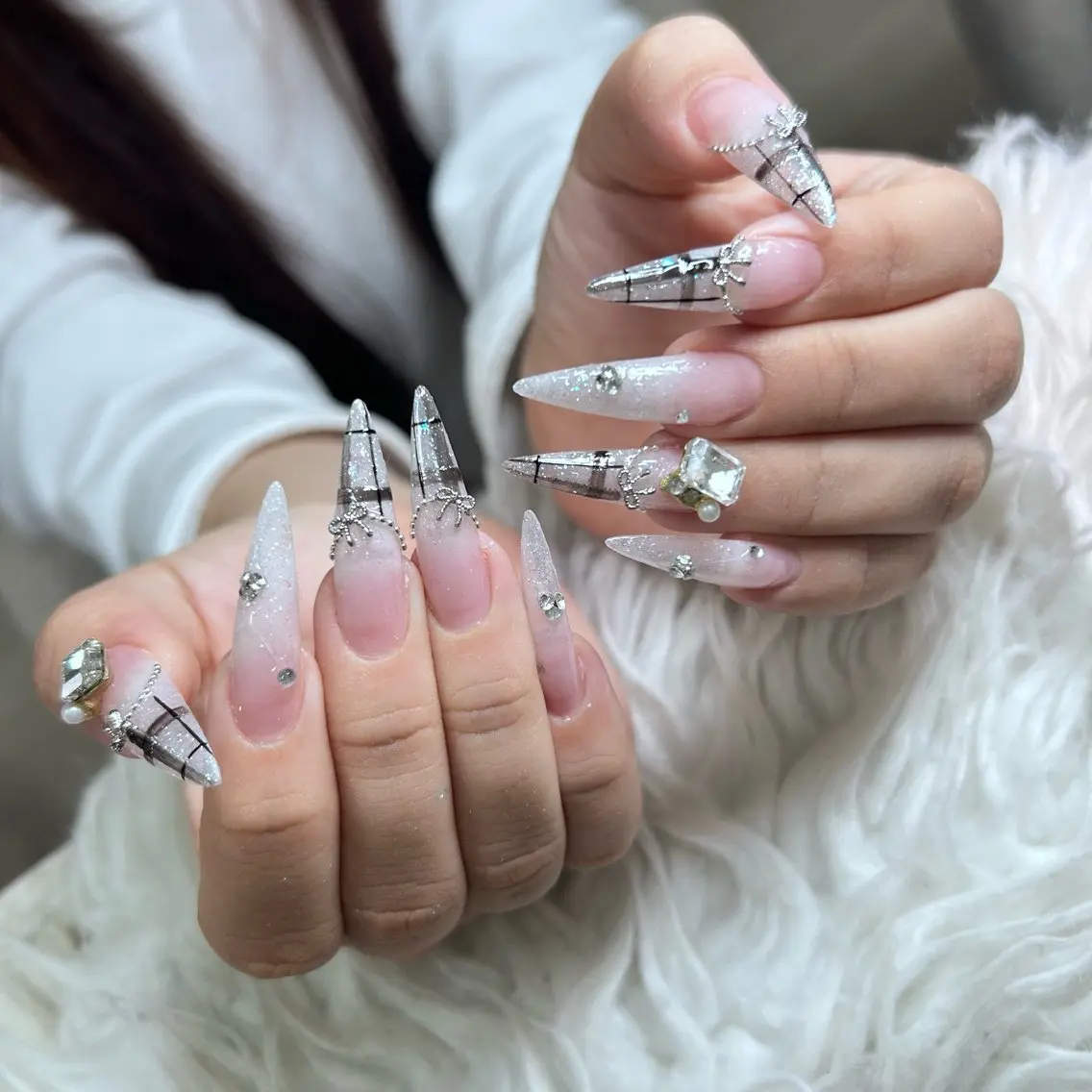 ネイル フットネイル フレンチネイル グラデーション 韓国ネイル ロングネイル qyn qynのネイルデザイン