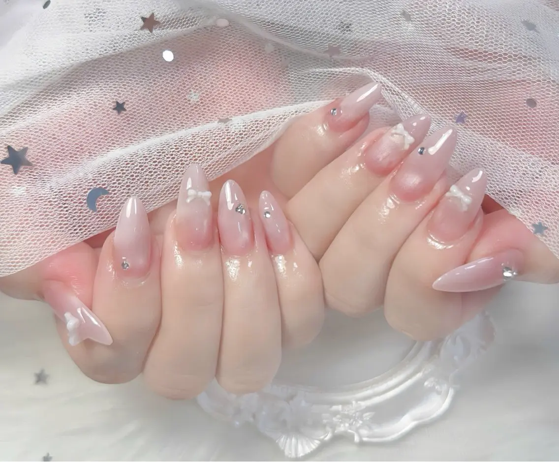 ネイル チークネイル 長さ出し フレンチネイル ジェルネイル グラデーション ハンドネイル THANHTHANH NAILのネイルデザイン