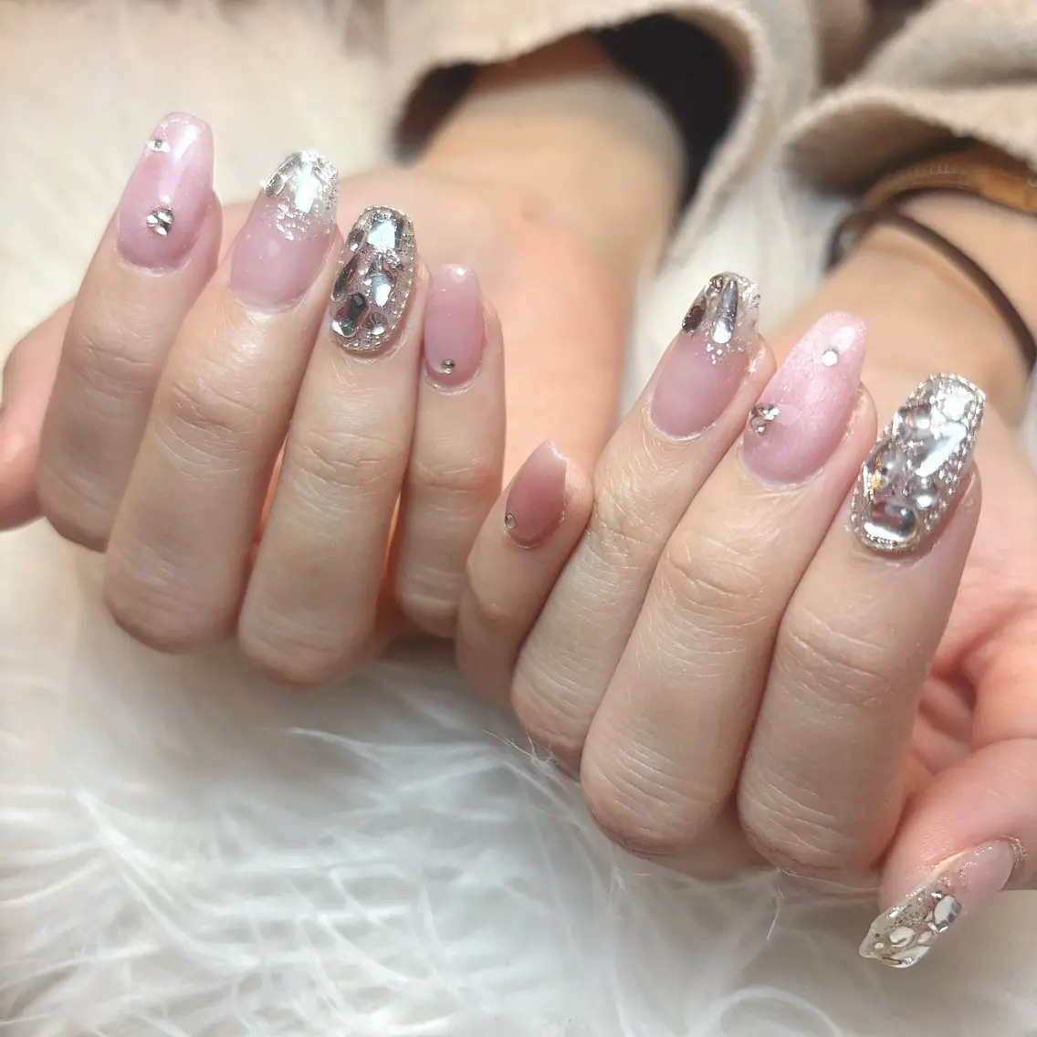 ネイル マグネットネイル ハンドネイル LIB VALLA Yuri🍭🖤のネイルデザイン